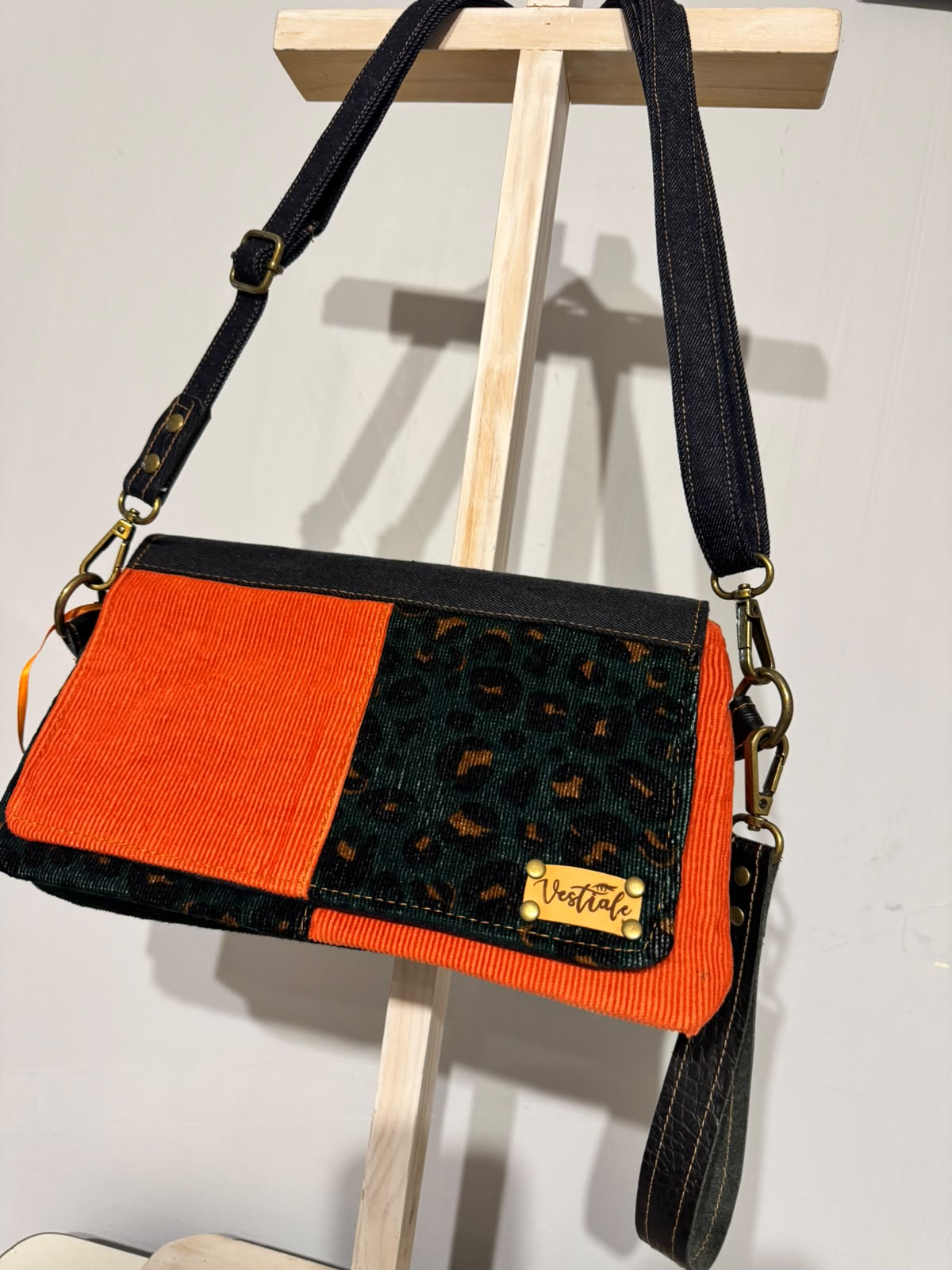 Cartera Orange Wild de Vestiale